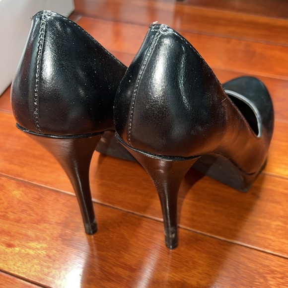 black heels - Picture 3 of 3